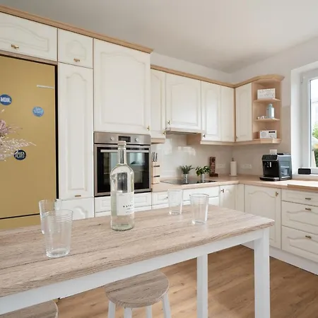 Memelstrasse 10 Captains Quarters 1 *